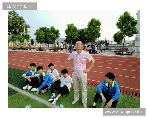 Cantwell足球明星是谁揭秘他在绿茵场上的辉煌成就与个人魅力 Cantwell足球明星是谁揭秘他在绿茵场上的辉煌成就与个人魅力