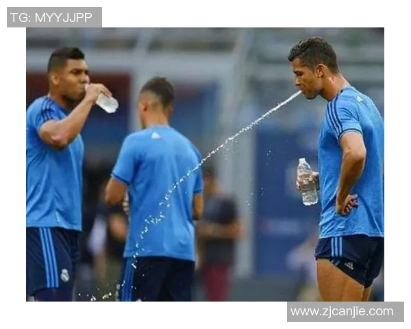 足球明星的饮料选择揭秘他们的健康与表现之道 足球明星的饮料选择揭秘他们的健康与表现之道